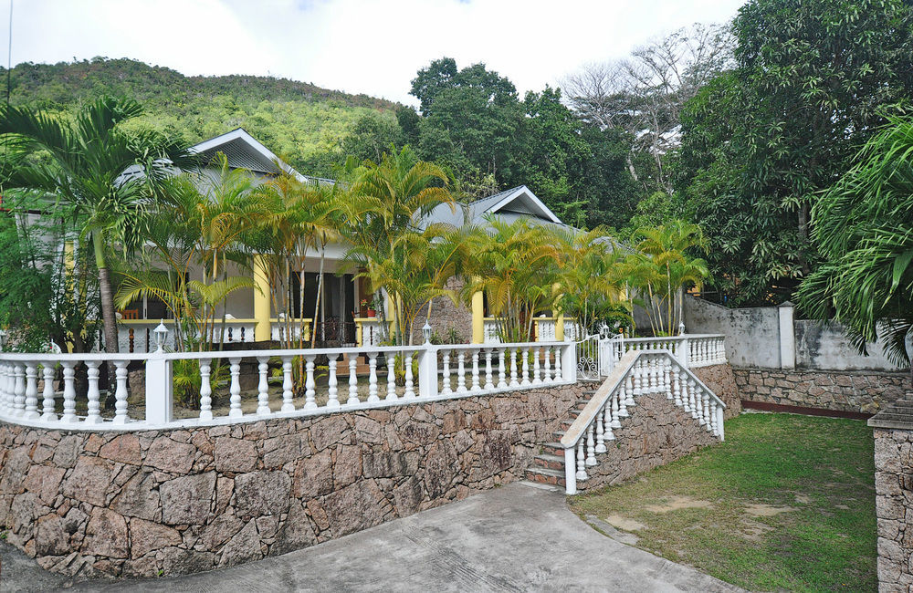 Acquario Guesthouse Anse Volbert Village Buitenkant foto