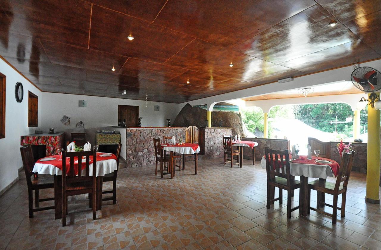 Acquario Guesthouse Anse Volbert Village Buitenkant foto