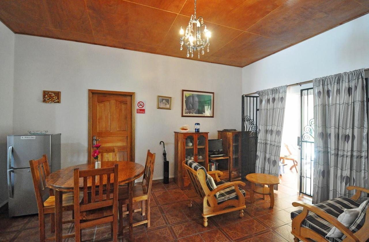 Acquario Guesthouse Anse Volbert Village Buitenkant foto