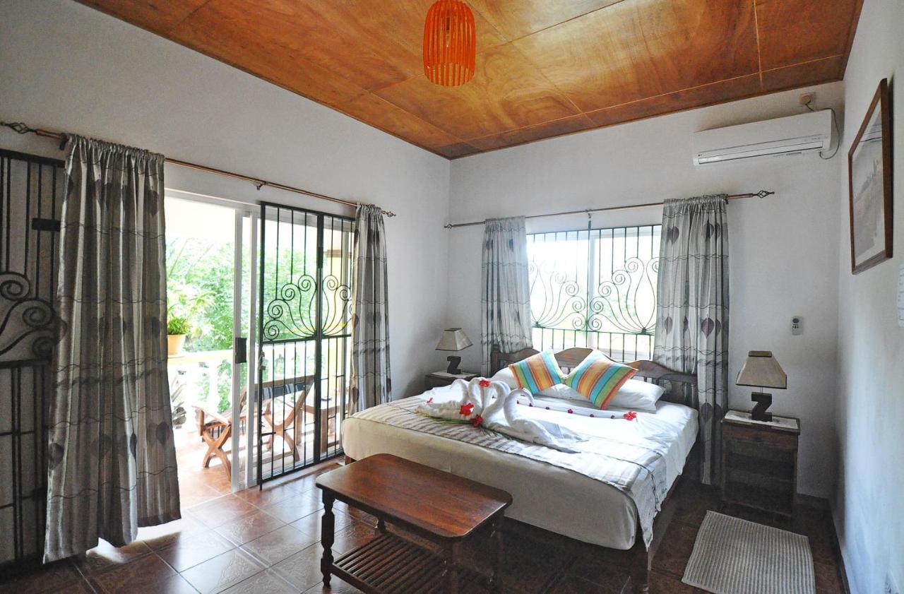 Acquario Guesthouse Anse Volbert Village Buitenkant foto